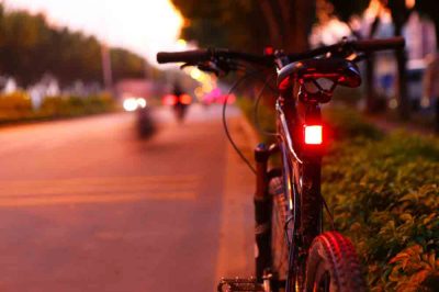 Nên mua đèn xe đạp loại nào? Hướng dẫn chọn đèn xe an toàn và hiệu quả