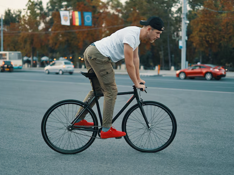 Phuộc xe đạp bị cứng gây khó khăn khi lái