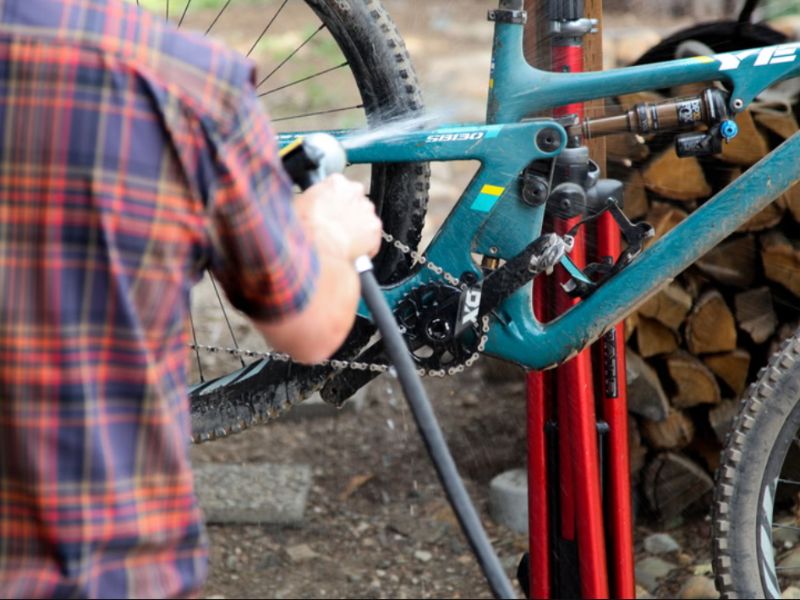 Thuong-xuyen-bao-duong-va-ve-sinh-xich-xe-dap