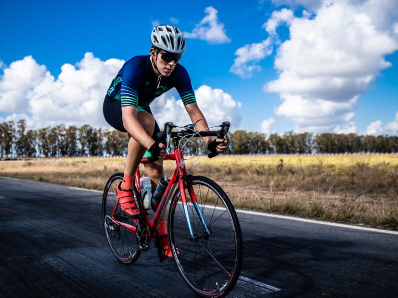 xe-dap-dua-danh-cho-hoc-sinh-nam-co-dam-me-toc-do