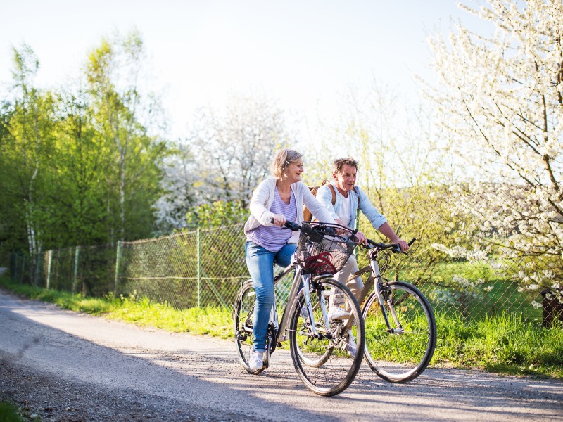 dap-xe-la-bai-tap-cho-nhung-nguoi-dang-gap-van-de-ve-khop
