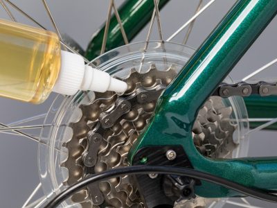 Cách kiểm tra xích xe đạp không cần dụng cụ chuyên dụng.