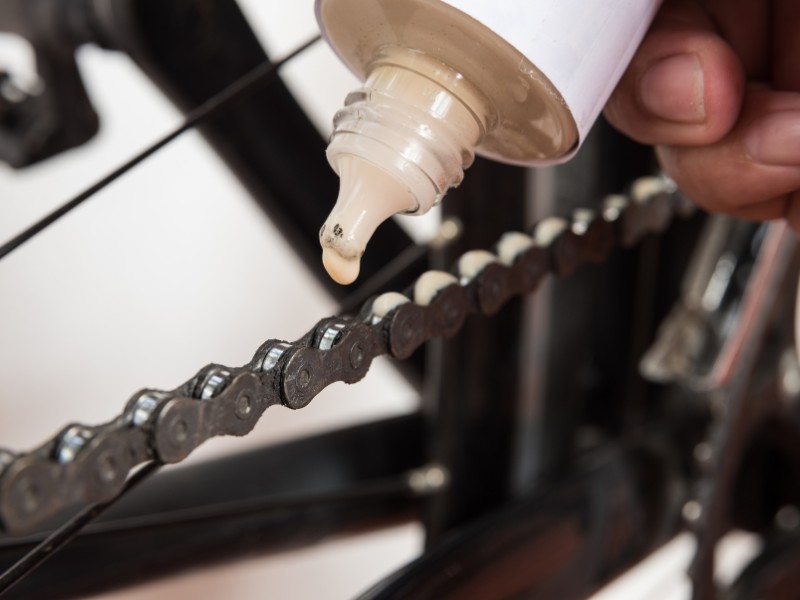 khong-nen-bo-qua-viec-boi-tron-xe-dap